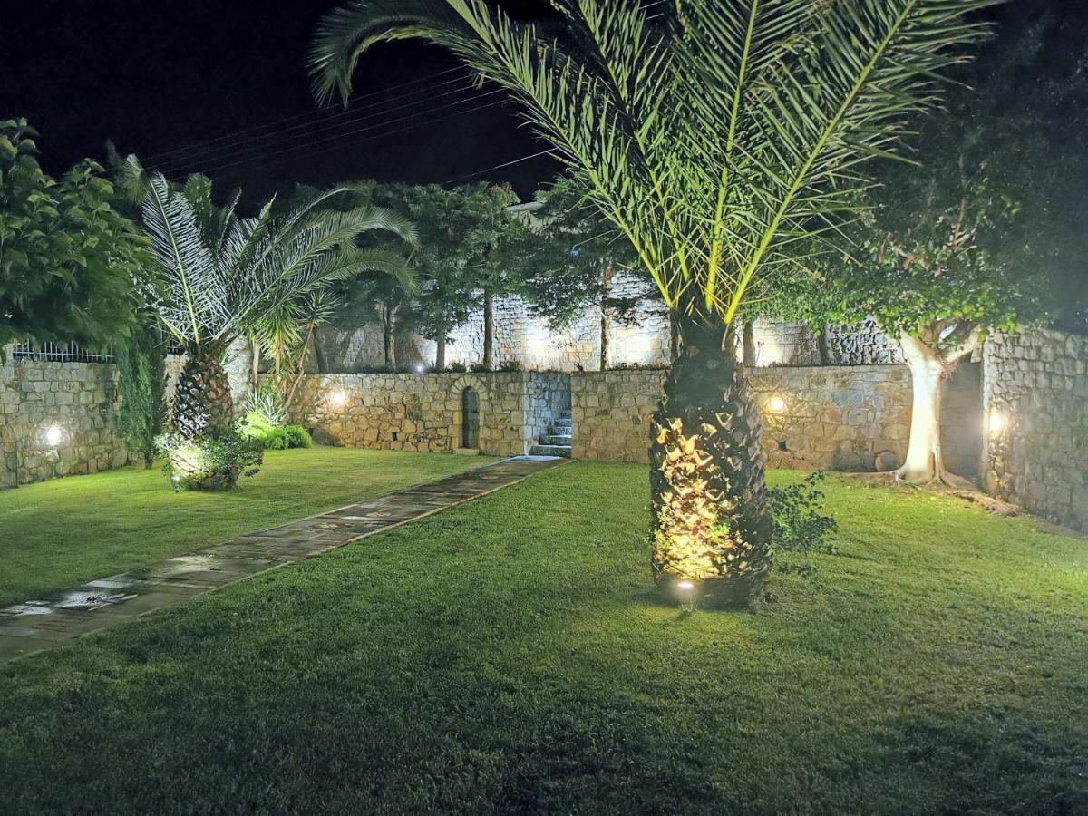 Messinian Blue Seaside Villa Kalamata Bagian luar foto