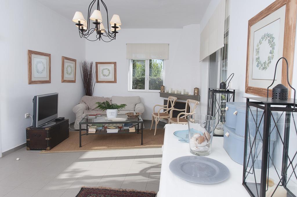 Messinian Blue Seaside Villa Kalamata Bagian luar foto