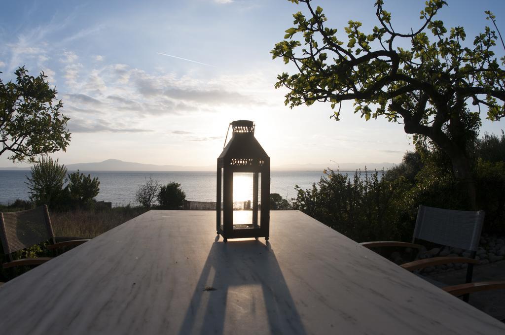 Messinian Blue Seaside Villa Kalamata Bagian luar foto