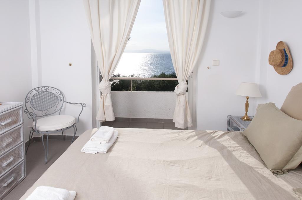 Messinian Blue Seaside Villa Kalamata Bagian luar foto