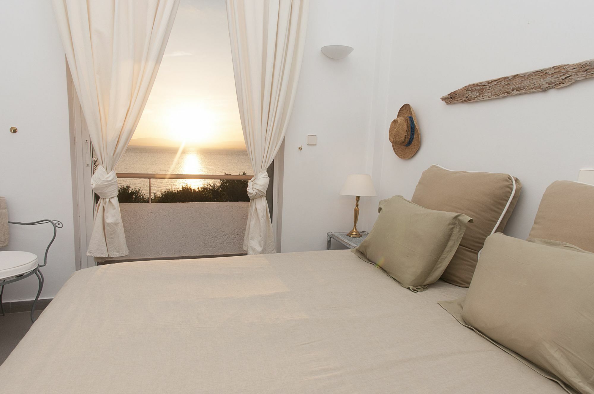 Messinian Blue Seaside Villa Kalamata Bagian luar foto
